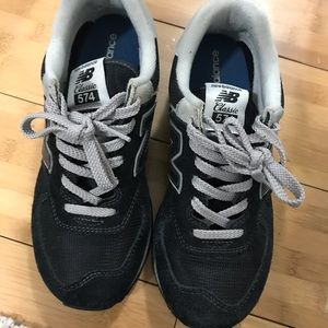 New balance 574 black shoes